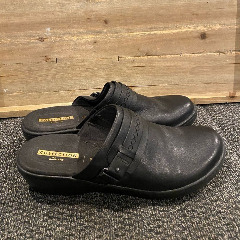 ✅Clarks Slip on Black leather clogs Sz 10